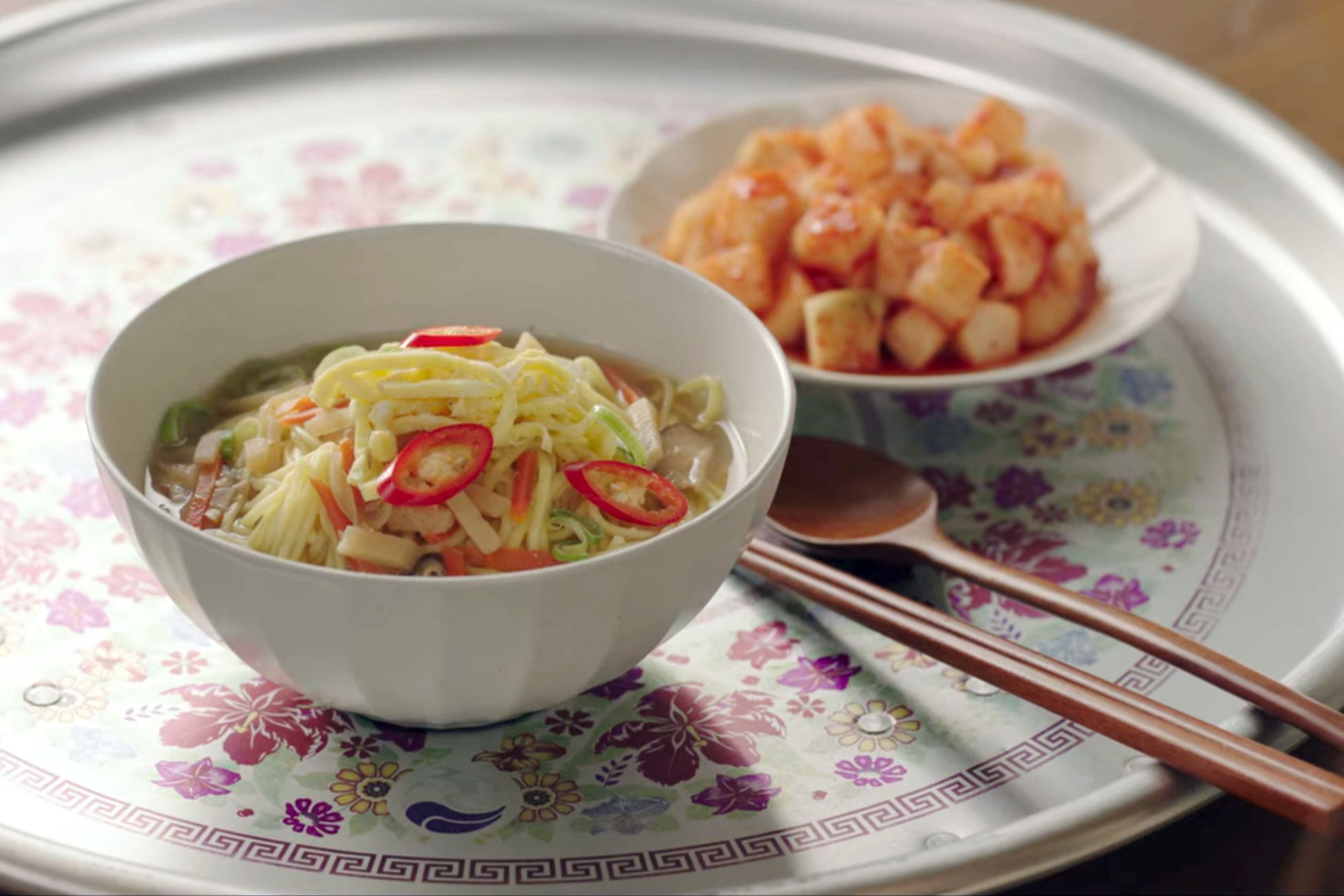 Janchi-guksu (feast noodles) shown on Crash Landing on You