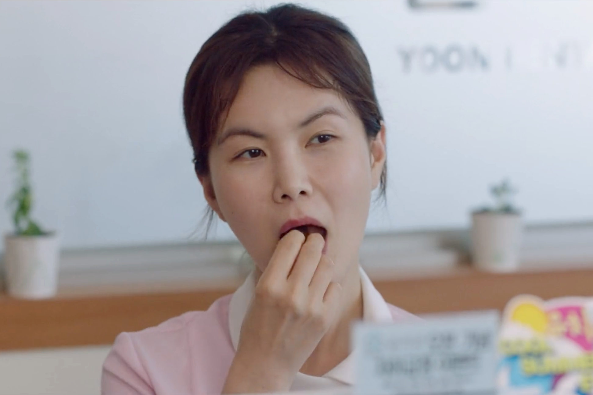 Gong Min-jeung eating Kopiko in the k-drama, Hometown Cha-Cha-Cha